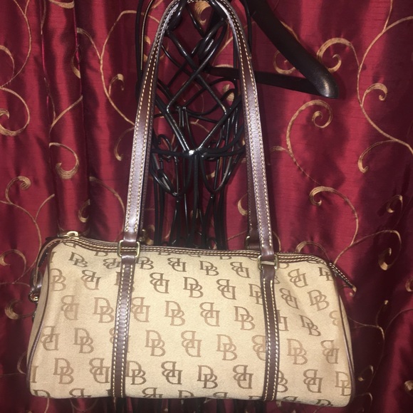Dooney & Bourke Handbags - Dooney & Bourke Barrel Purse
